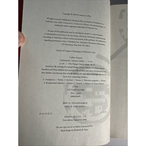 THE HUNGER GAMES CATCHING FIRE by Suzanne Collins 2009 1ST Edition - Picture 8 of 9